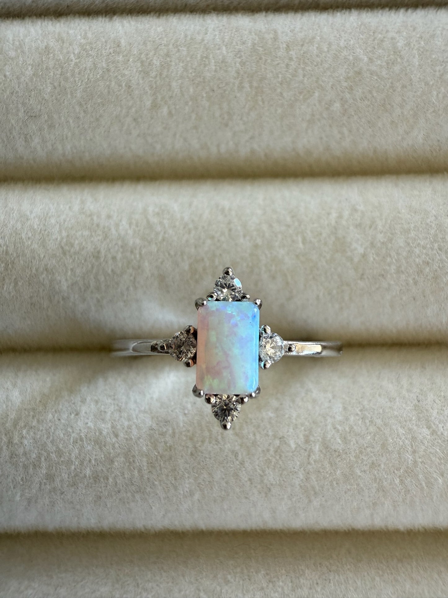 ANILLO LUNITA
